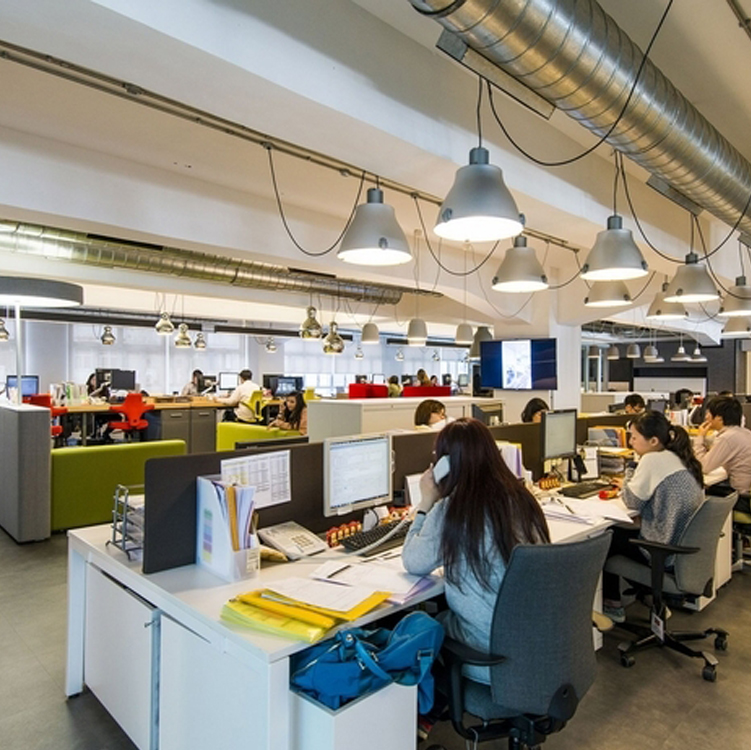 辦公室設(shè)計(jì)知識(shí)點(diǎn)---采用開放式的好處(圖2) 辦公室設(shè)計(jì)知識(shí)點(diǎn)---采用開放式的好處(圖2)