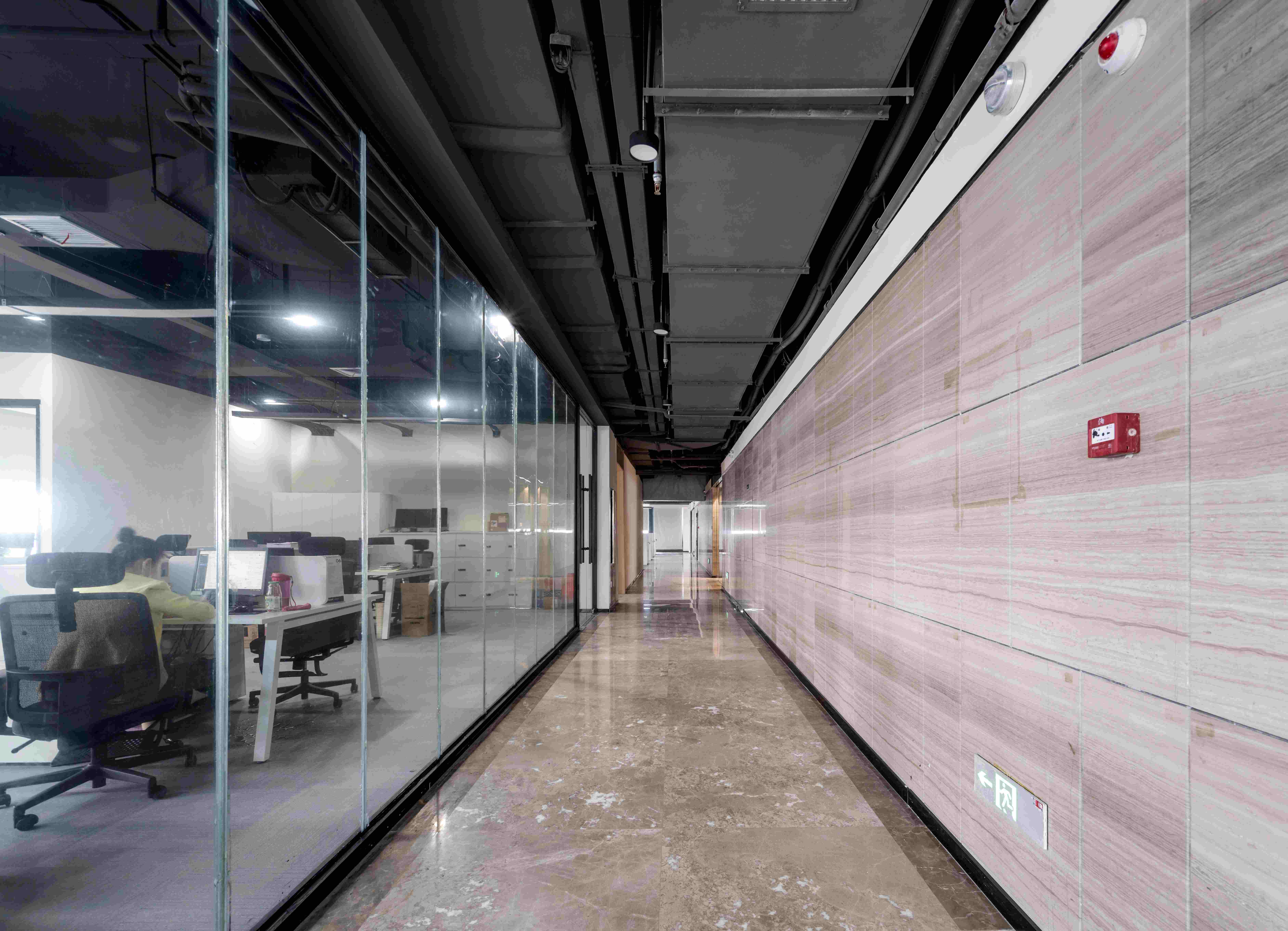 【萬工項目】立升凈水(武漢)辦公室裝修項目完美交付并投入使用(圖16) 【萬工項目】立升凈水(武漢)辦公室裝修項目完美交付并投入使用(圖16)